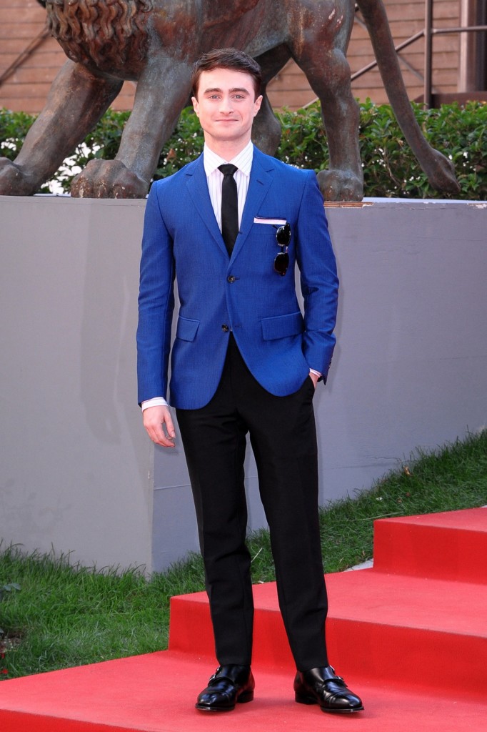 Daniel-Radcliffe-wore-a-David-Hart-suit-with-an-Alexander-Olch