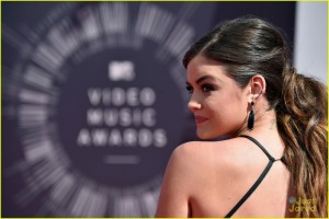 lucy-hale-hosting-vma-preshow-red-carpet-03