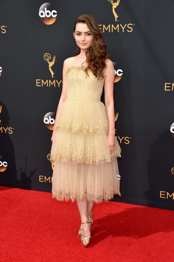 emily-robinson-68th-annual-emmy-awards-in-los-angeles-09-18-2016-3